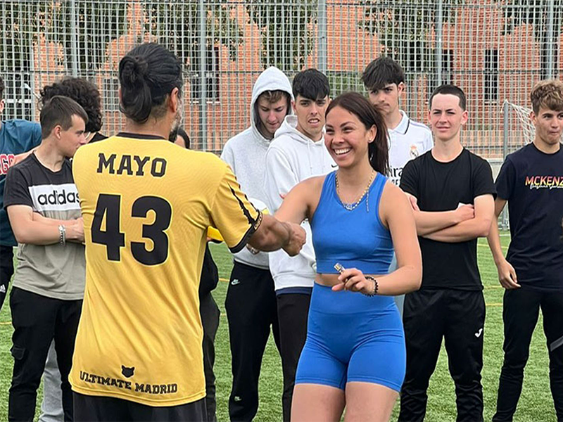 Ultimate Frisbee workshop in a Madrid school